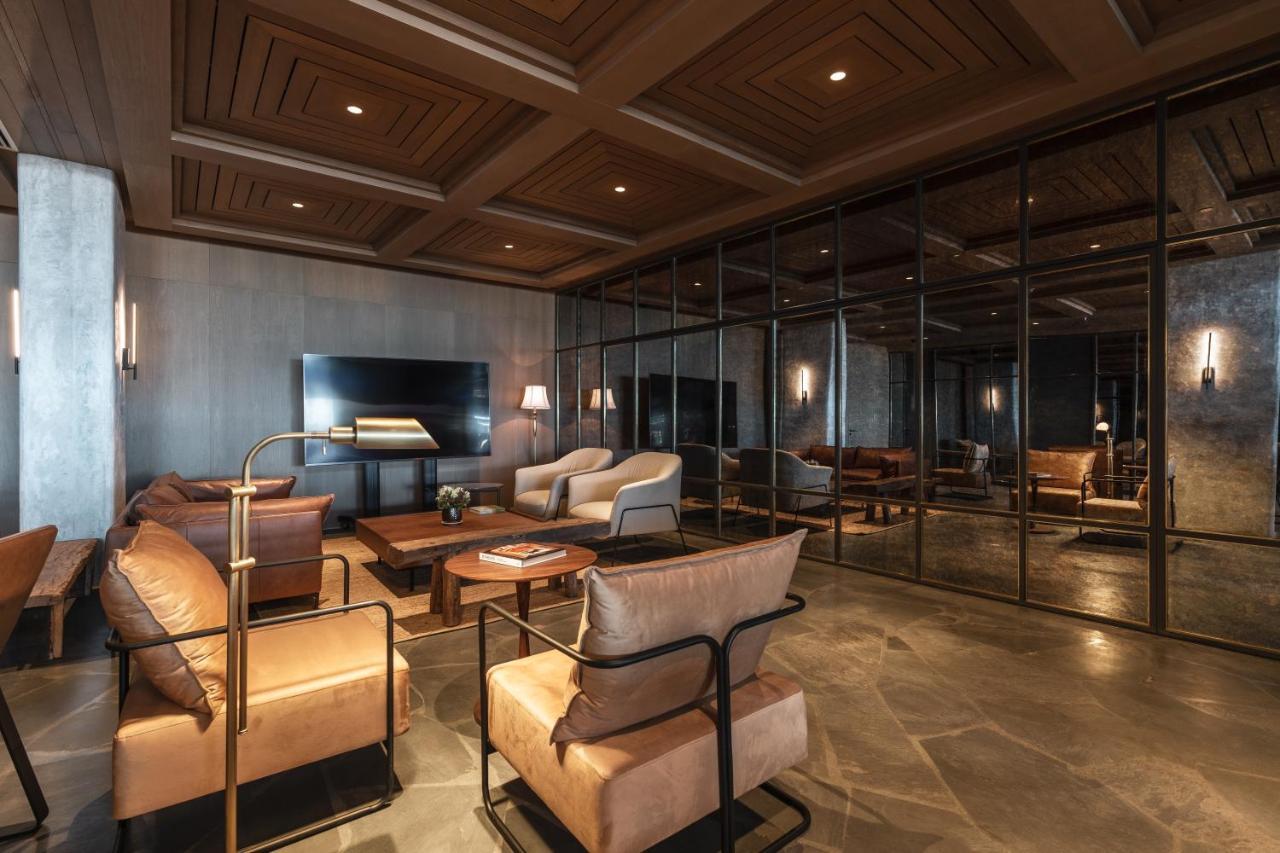 Costanero Hotel Montevideo - Mgallery Collection Exterior photo The lounge at the airport
