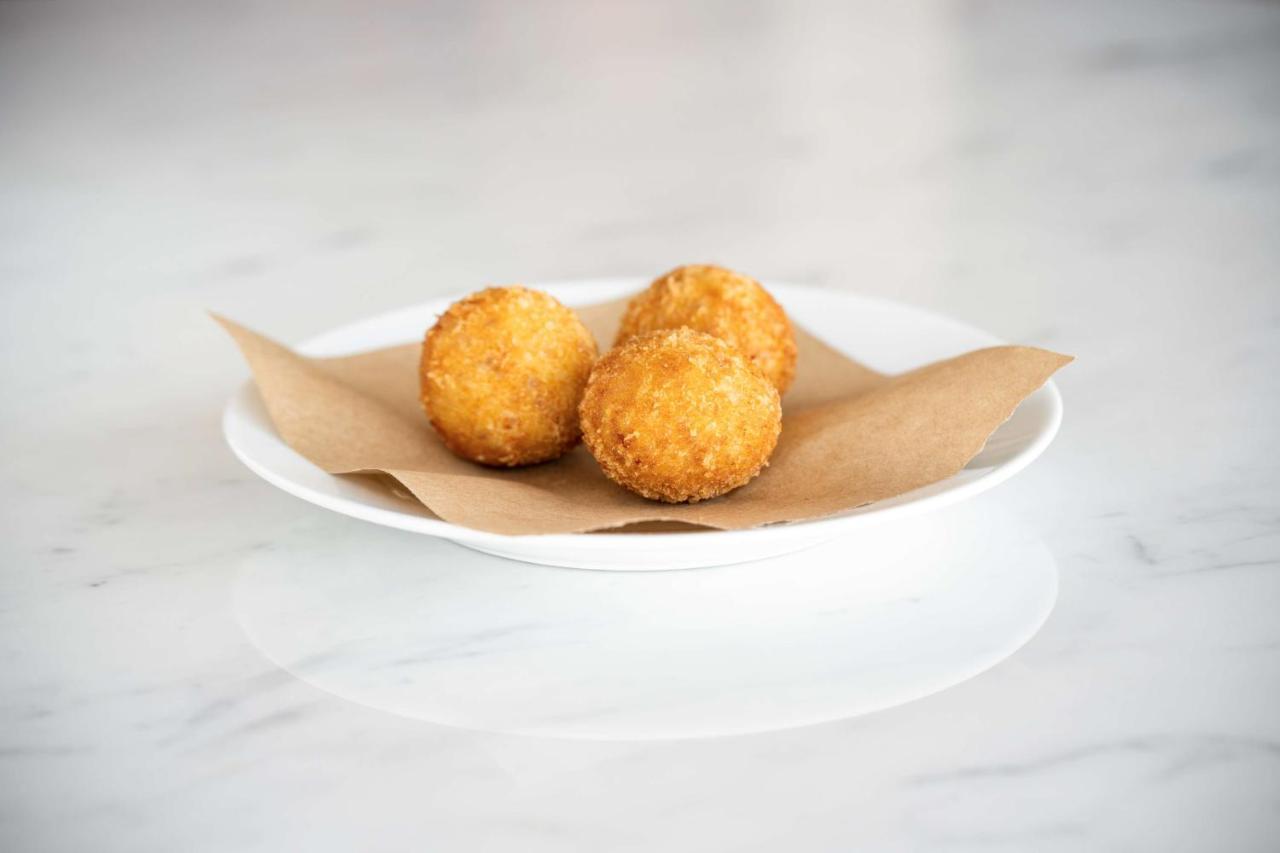 Costanero Hotel Montevideo - Mgallery Collection Exterior photo Arancini